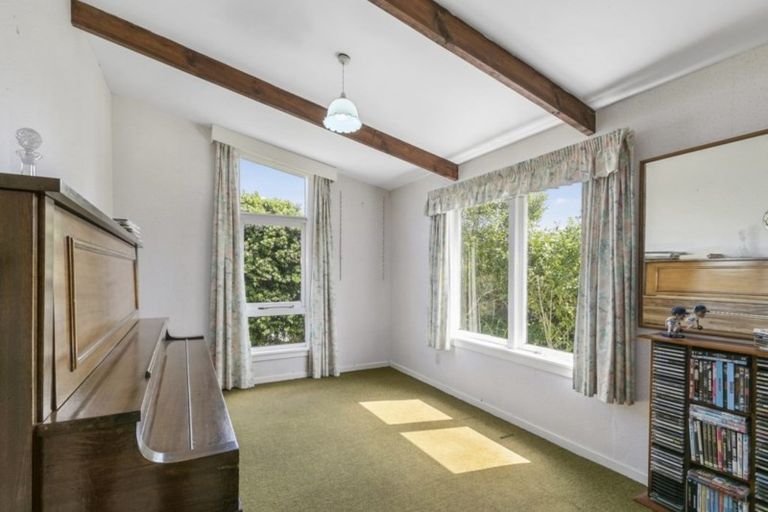 Photo of property in 51 Cypress Drive, Maungaraki, Lower Hutt, 5010