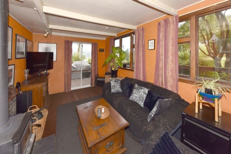 Photo of property in 64 Hawkhurst Road, Lyttelton, 8082