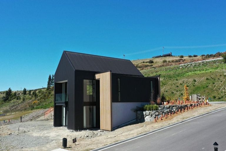 Photo of property in 16 Station Bay Rise, Lake Tekapo, 7999