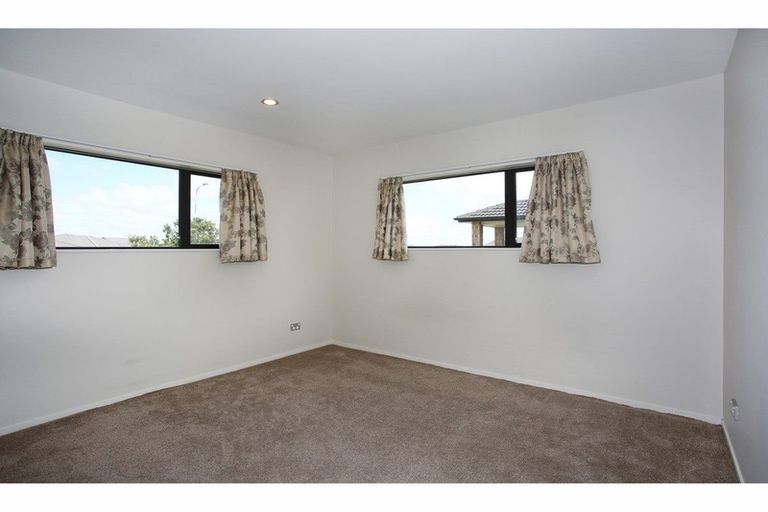 Photo of property in 12 Kokako Rise, Papakura, 2110