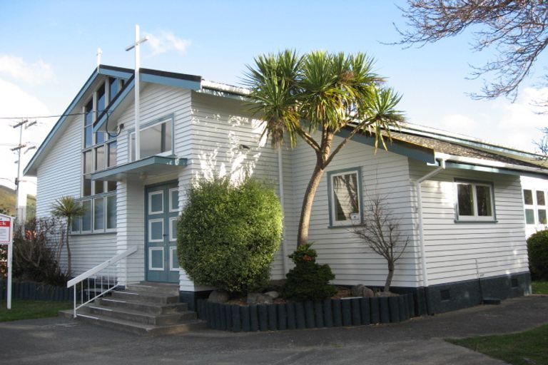 Photo of property in 90 Main Road, Wainuiomata, Lower Hutt, 5014