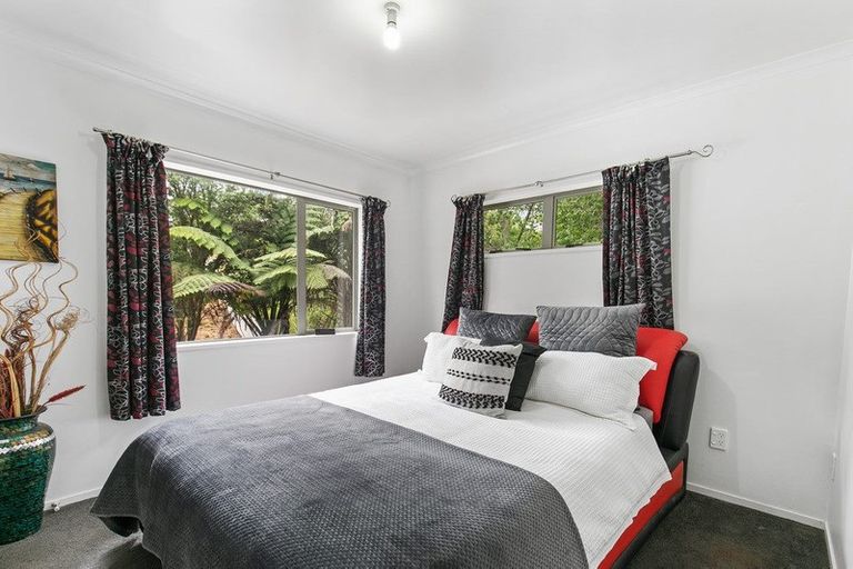 Photo of property in 33a Lancaster Road, Beach Haven, Auckland, 0626