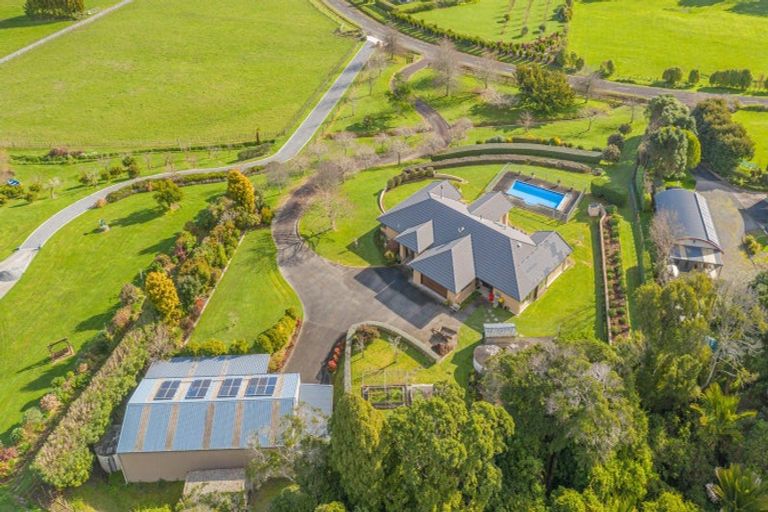 Photo of property in 40 Manakau Heights Drive, Manakau, Otaki, 5583
