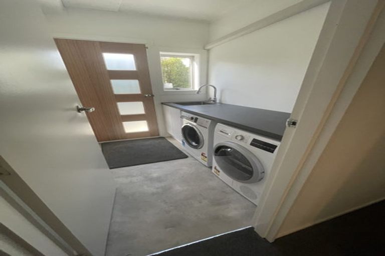 Photo of property in 1/69 Simla Crescent, Khandallah, Wellington, 6035