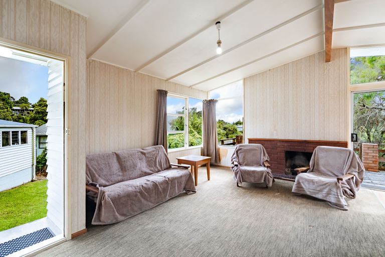 Photo of property in 17 Hilling Street, Titirangi, Auckland, 0604