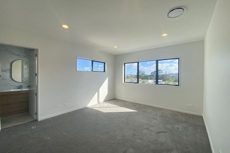 Photo of property in 1 Green Bamboo Road, Hobsonville, Auckland, 0616