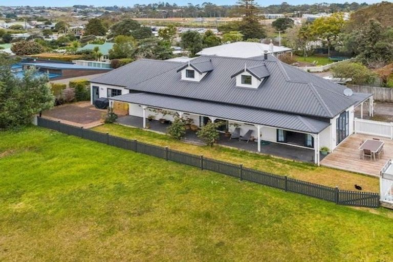 Photo of property in 741a Swanson Road, Swanson, Auckland, 0612