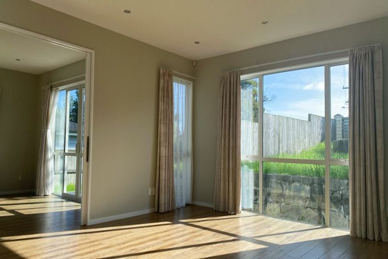 Photo of property in 12 Marsh Avenue, Forrest Hill, Auckland, 0620