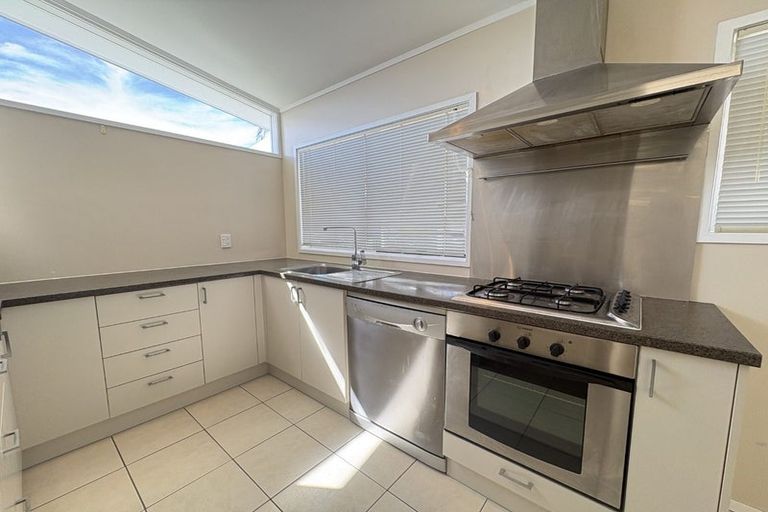 Photo of property in 12 Redwood Drive, Massey, Auckland, 0614