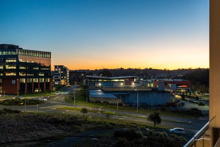Photo of property in 305/3 Kaipiho Lane, Albany, Auckland, 0632
