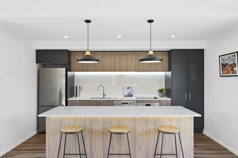 Photo of property in 5 Merivale Avenue, Wanaka, 9305