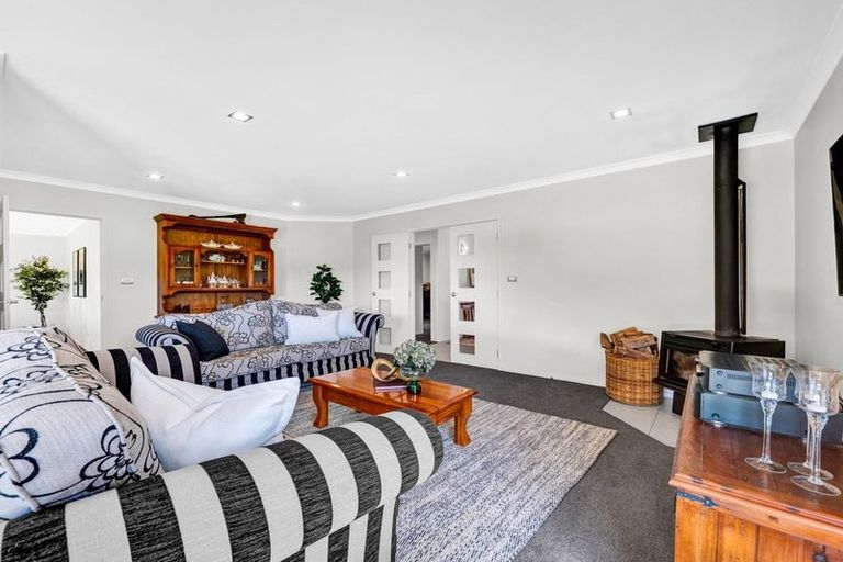 Photo of property in 939 Main North Road, Onaero, Waitara, 4383