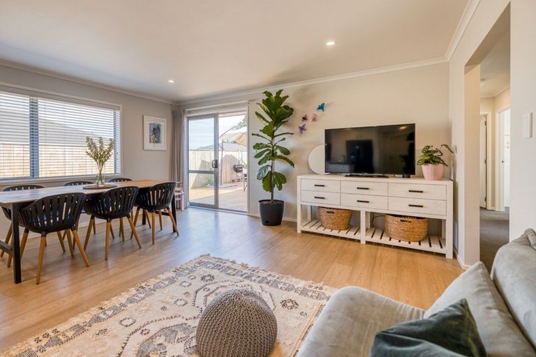Photo of property in 5 Grenache Way, Kumeu, 0810