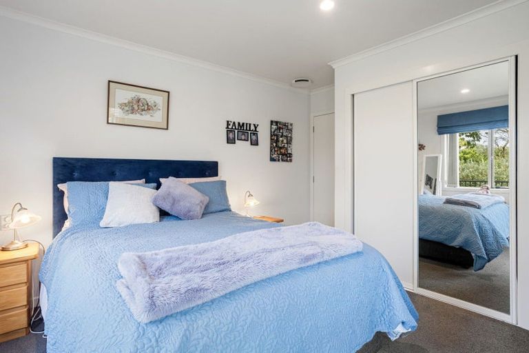 Photo of property in 55 Sovereign Isle Lane, Rototuna, Hamilton, 3210