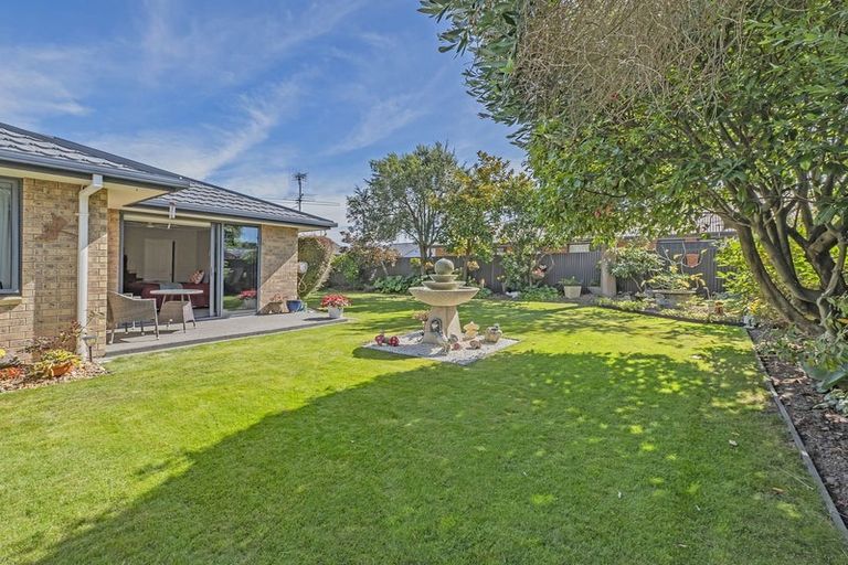 Photo of property in 28 Durrell Way, Rolleston, 7614