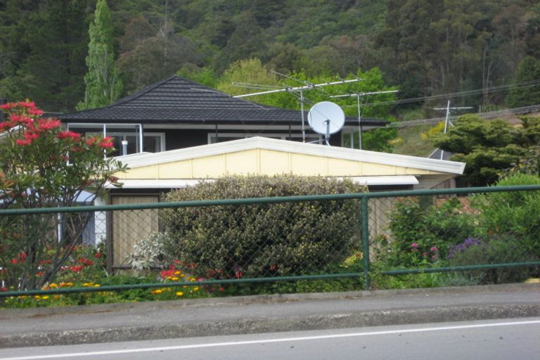 Photo of property in 38- 53 Waikawa Road, Picton, 7220