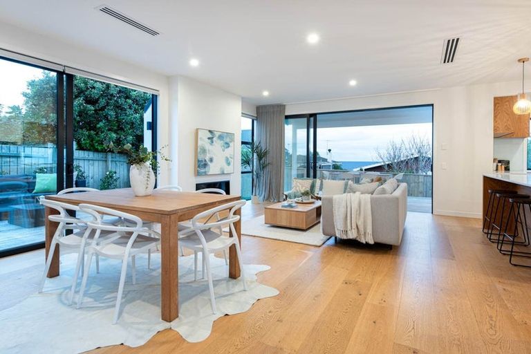 Photo of property in 12b Newburn Road, Waiake, Auckland, 0630