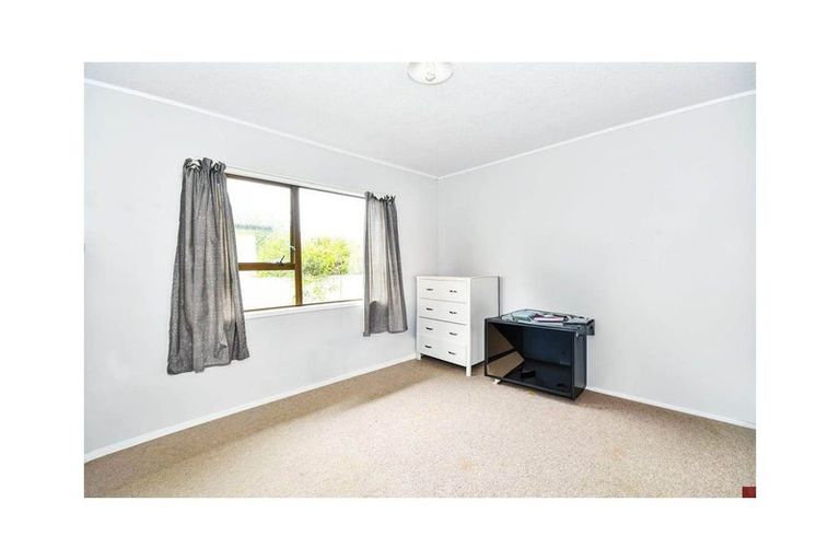 Photo of property in 1/24 Burundi Avenue, Clendon Park, Auckland, 2103