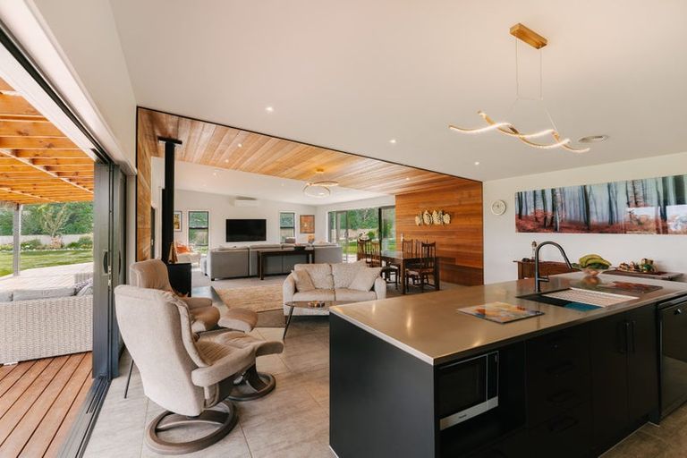Photo of property in 38a Pohutukawa Drive, Levin, 5571