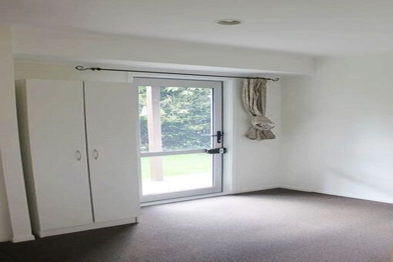 Photo of property in 29 Santiago Crescent, Unsworth Heights, Auckland, 0632