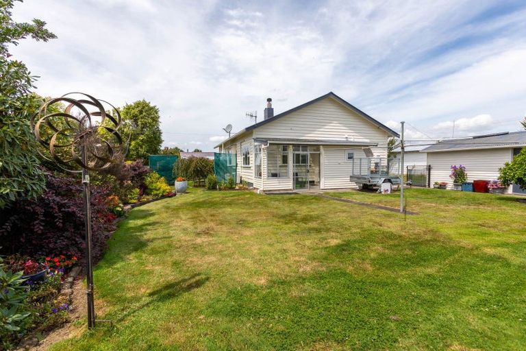 Photo of property in 37 Fox Street, Woodville, 4920