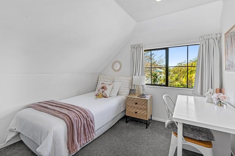 Photo of property in 17 Noumea Place, Mairangi Bay, Auckland, 0630