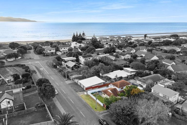 Photo of property in 7 Ngapotiki Street, Paraparaumu Beach, Paraparaumu, 5032