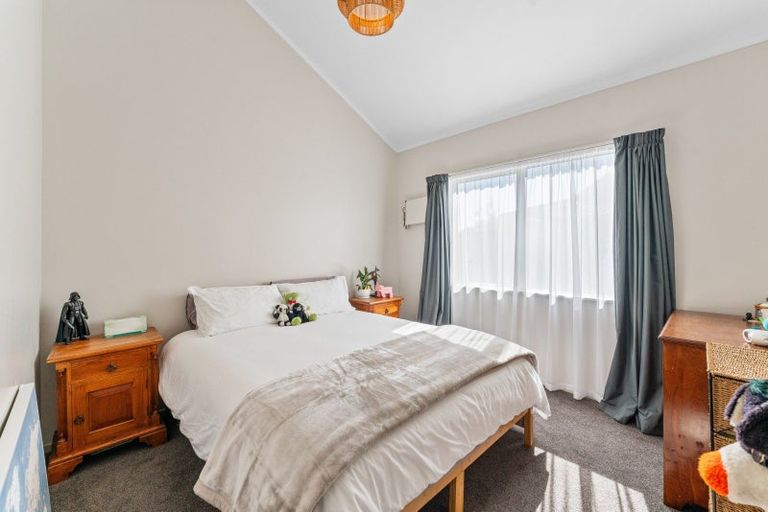 Photo of property in 18 Ward Place, Richmond Heights, Taupo, 3330
