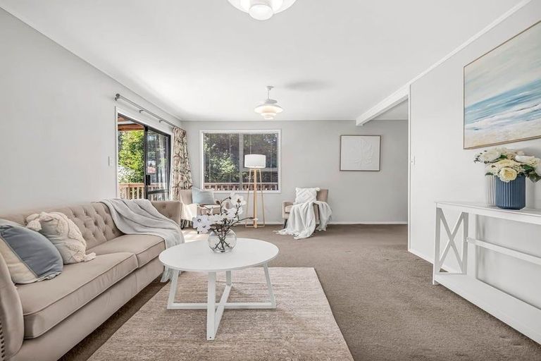 Photo of property in 7 Panzic Place, Glen Eden, Auckland, 0602