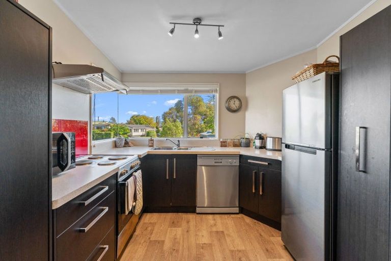 Photo of property in 18 Ward Place, Richmond Heights, Taupo, 3330