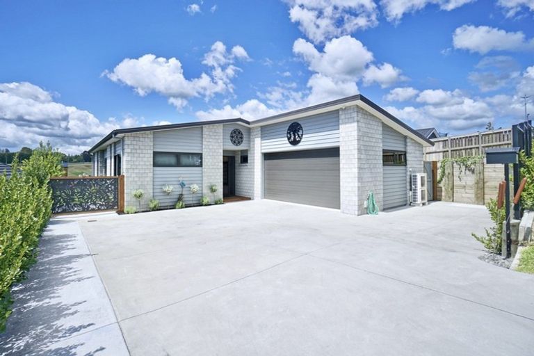 Photo of property in 8 Kiritiana Close, Pyes Pa, Tauranga, 3112