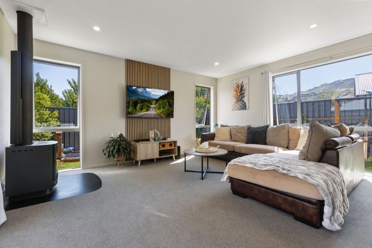 Photo of property in 11 Guano Crescent, Cromwell, 9310