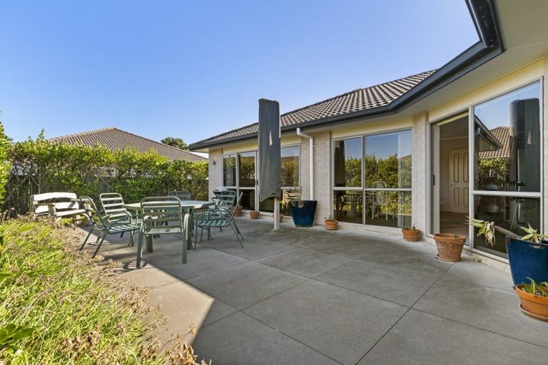 Photo of property in 44 Gibson Place, Papamoa Beach, Papamoa, 3118