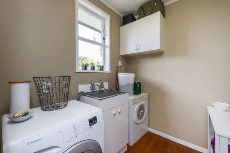 Photo of property in 10 Rhodes Drive, Kelvin Grove, Palmerston North, 4414