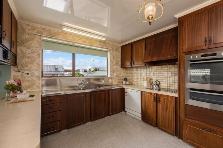 Photo of property in 3 Chamberlain Road, Karori, Wellington, 6012