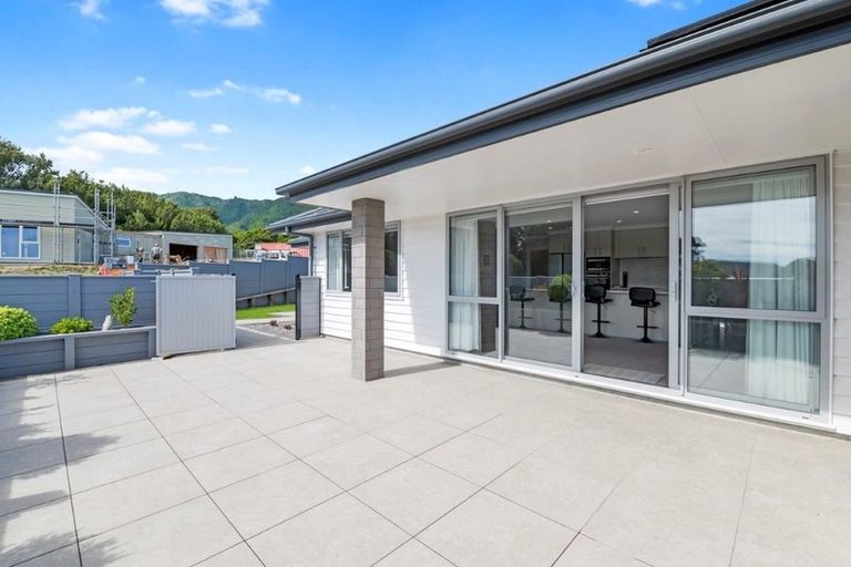 Photo of property in 18 Morepork Drive, Waikanae, 5036