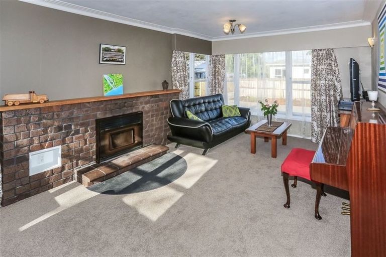 Photo of property in 6a Kelvin Road, Papakura, 2110