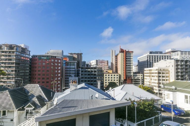 Photo of property in 1/24b Clifton Terrace, Kelburn, Wellington, 6012