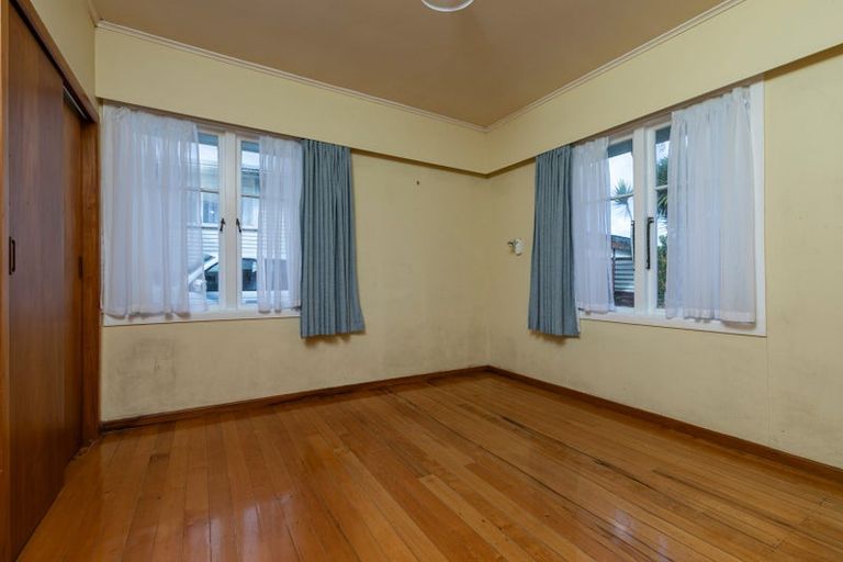 Photo of property in 48 Smythe Road, Henderson, Auckland, 0612