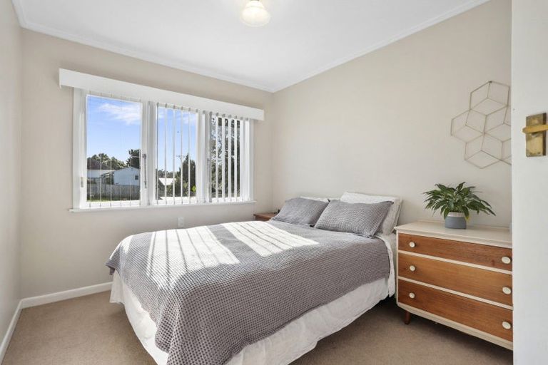 Photo of property in 200a Henderson Valley Road, Henderson, Auckland, 0612