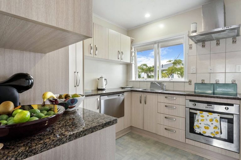 Photo of property in 18a Eversleigh Road, Belmont, Auckland, 0622