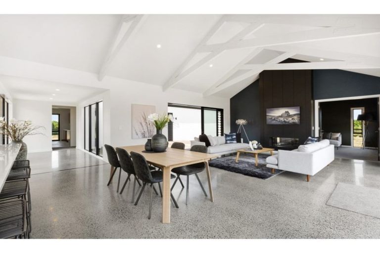 Photo of property in 35 Mike Smith Drive, Cambridge, 3434