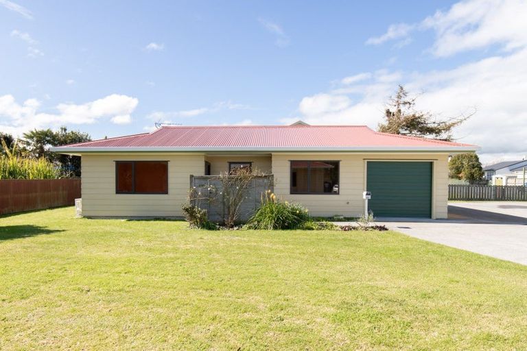 Photo of property in 1a-5d Hale Place, Ngatea, 3503