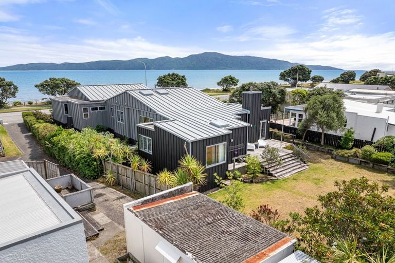 Photo of property in 88 Marine Parade, Paraparaumu Beach, Paraparaumu, 5032
