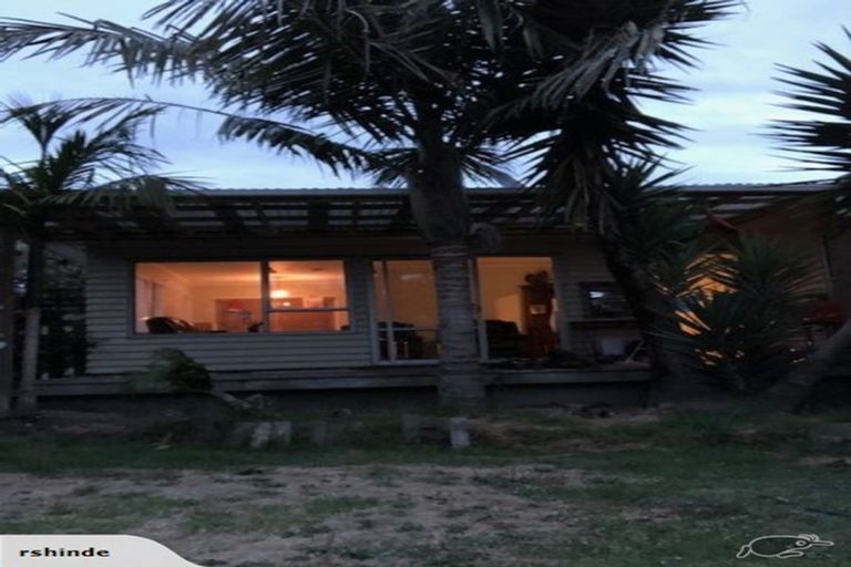 Photo of property in 4 Kaurilands Road, Titirangi, Auckland, 0604