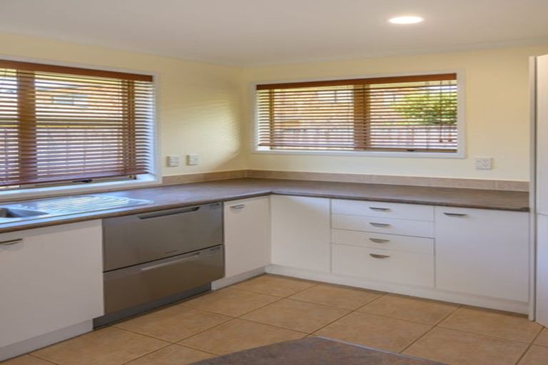 Photo of property in 14 Greig Place, Pukekohe, 2120