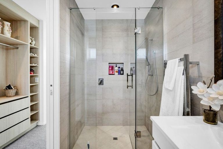 Photo of property in 321b Mangorei Road, Merrilands, New Plymouth, 4312