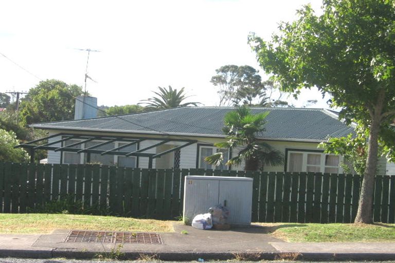 Photo of property in 2/44 College Road, Northcote, Auckland, 0627