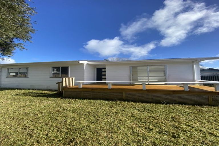 Photo of property in 80 Borich Road, Sunnyvale, Auckland, 0612