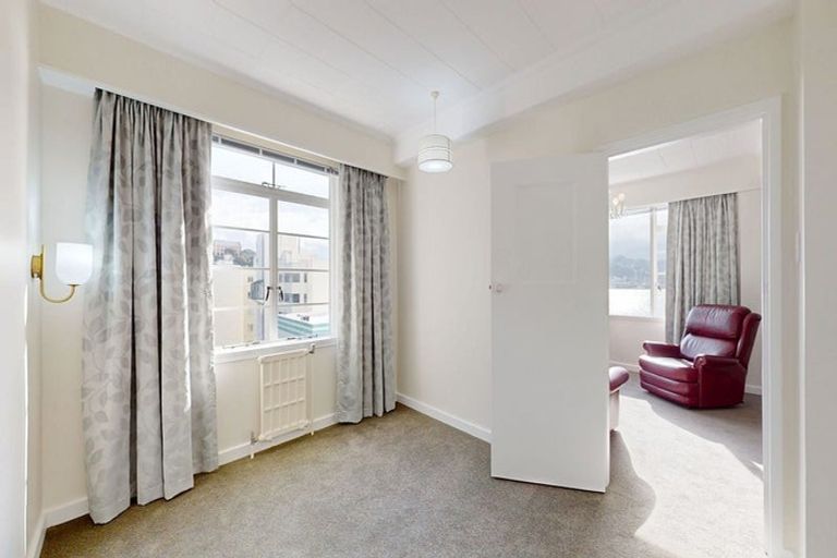 Photo of property in Wharenui Apartments, 274 Oriental Parade, Oriental Bay, Wellington, 6011